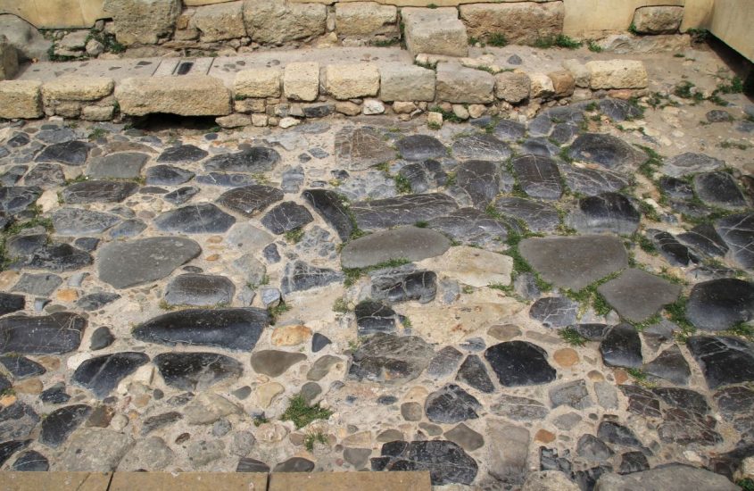 Explorez les vestiges de la Via Domitia à Narbonne