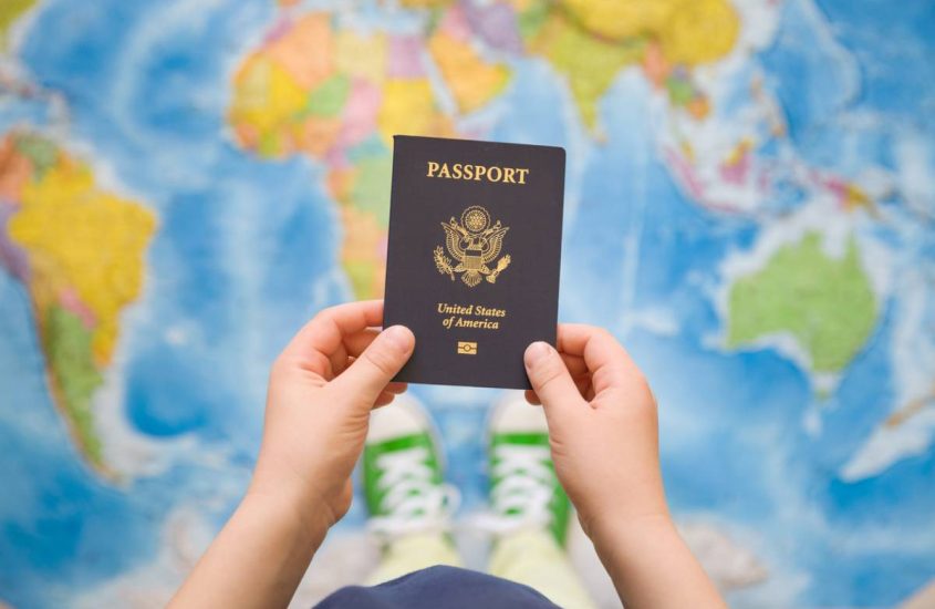 Comment effectuer une demande de passeport pour un mineur ?