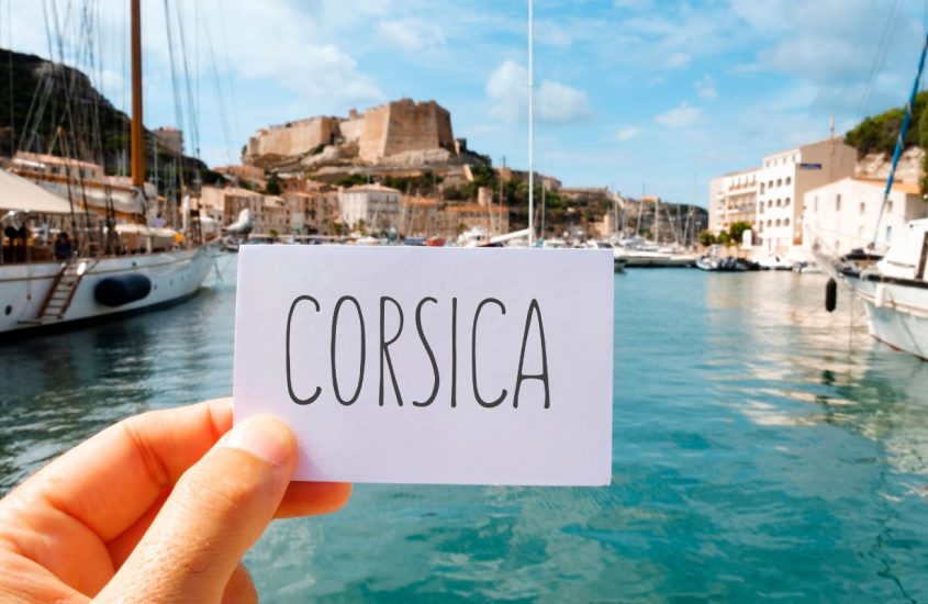 Voyage solo en Corse : où aller et loger ?