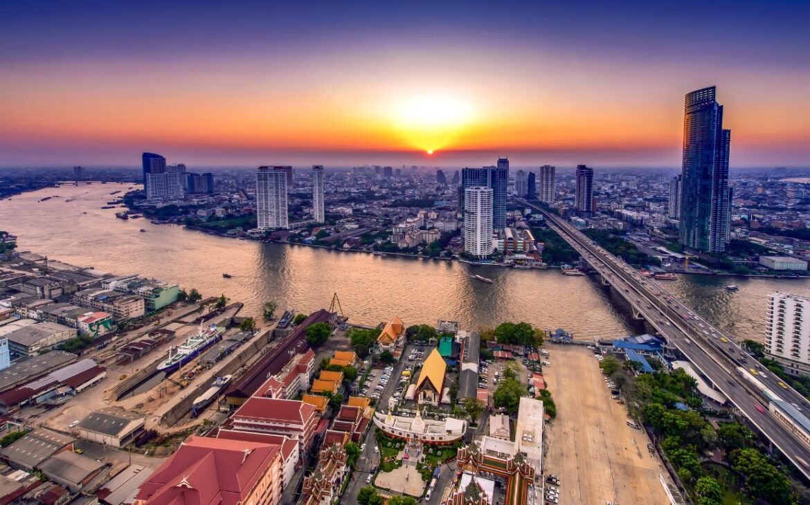 bangkok couch&eacute; de soleil